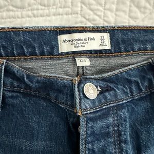 ABERCROMBIE SIZE 33 DARK WASH DAD HIGH RISE SHORT